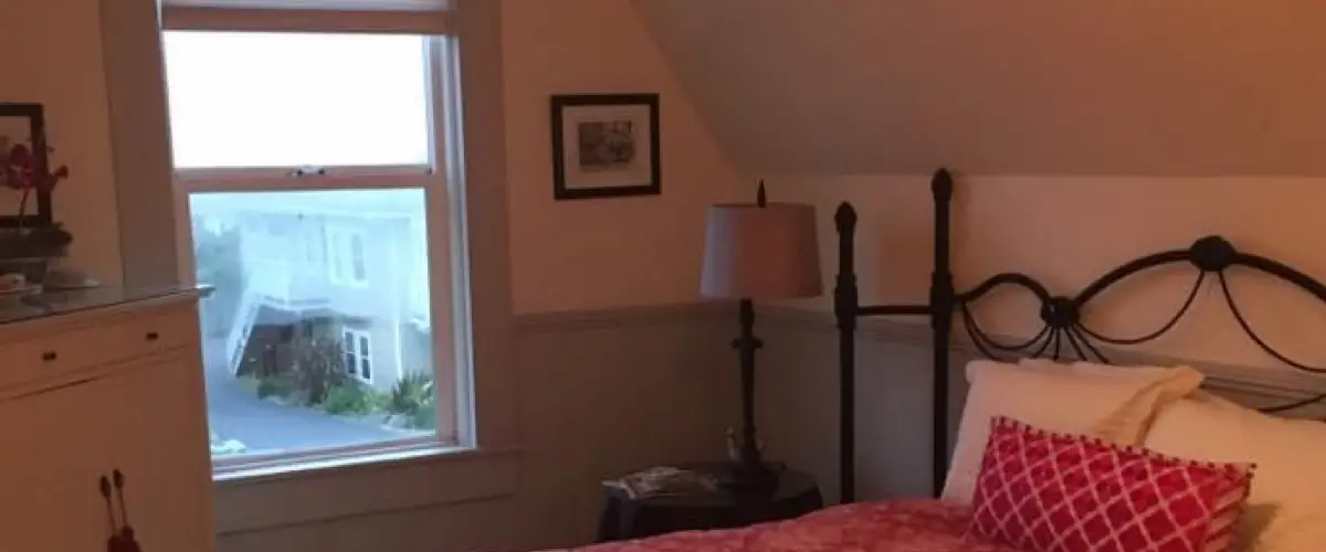 5 Easy Ways to Start Living with Less Furniture